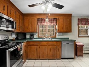 5 Garrison Heights Drive, Oxford MA 01540