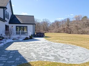 4 Dairy Farm Ln, Southborough MA 01772