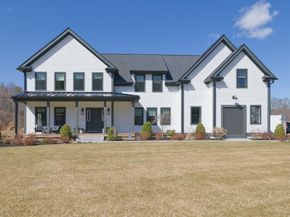 4 Dairy Farm Ln, Southborough MA 01772