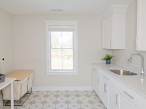 4 Dairy Farm Ln, Southborough MA 01772