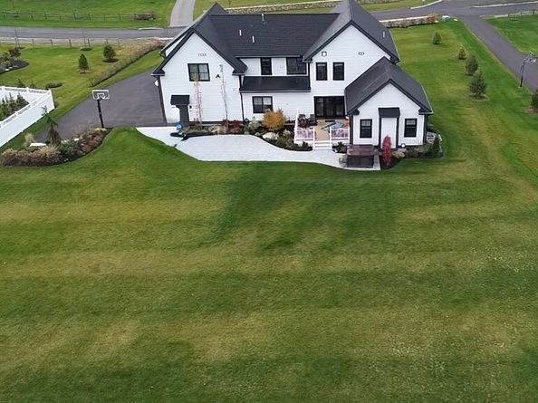 4 Dairy Farm Ln, Southborough MA 01772