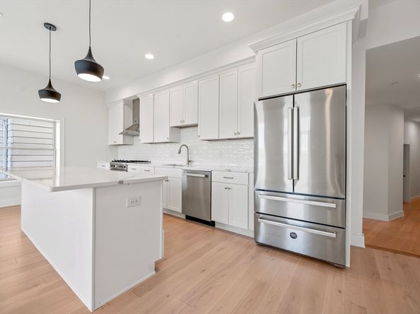 34 Salem St 301, Medford MA 02155