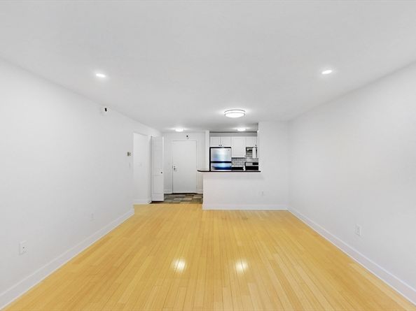 42 8th St 2110, Boston MA 02129