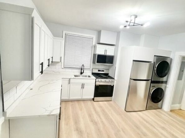 33 Oak St, Boston MA 02136