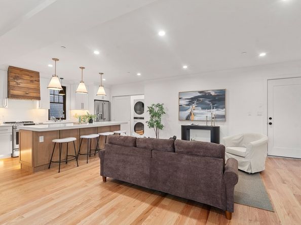 9 Sydney 5, Boston MA 02125