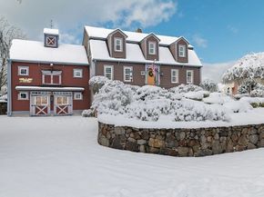 82 Lester Ln, Weymouth MA 02188