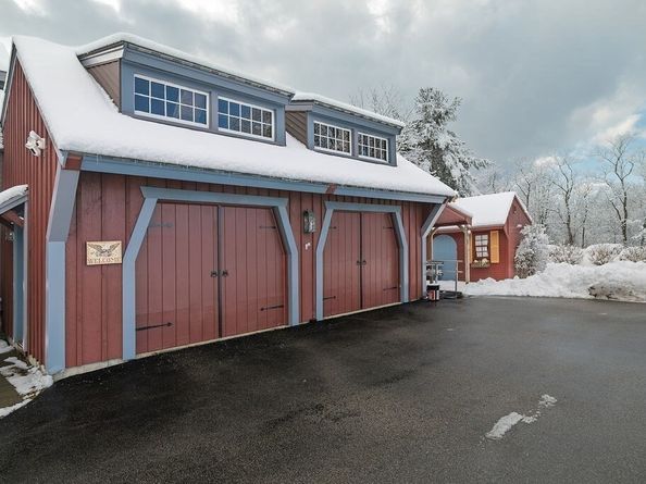 82 Lester Ln, Weymouth MA 02188