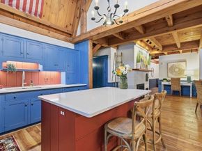 82 Lester Ln, Weymouth MA 02188