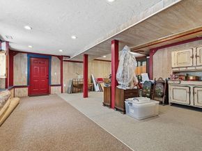 82 Lester Ln, Weymouth MA 02188