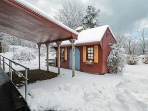 82 Lester Ln, Weymouth MA 02188