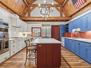 82 Lester Ln, Weymouth MA 02188