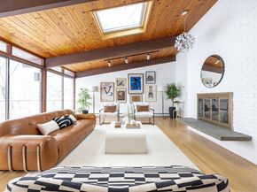 134 Rangeley Rd, Brookline MA 02467