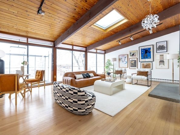 134 Rangeley Rd, Brookline MA 02467