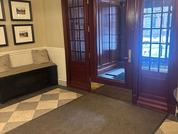 64 Queensberry St 114, Boston MA 02215