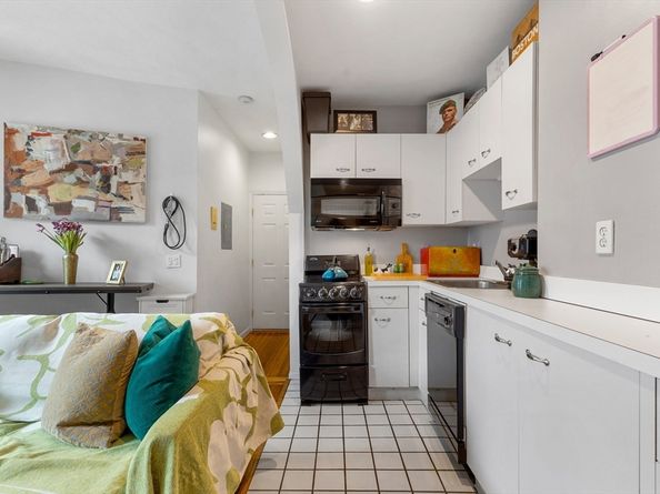 54 Myrtle 10, Boston MA 02114