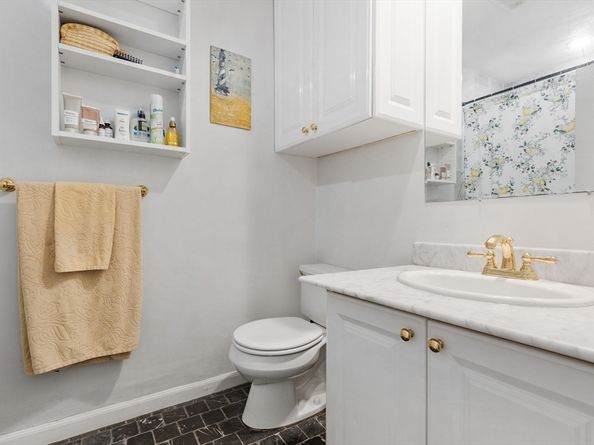 54 Myrtle 10, Boston MA 02114