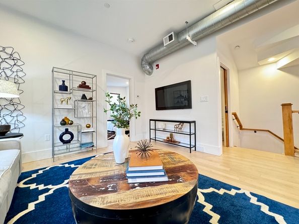 51 Market 2, Cambridge MA 02139