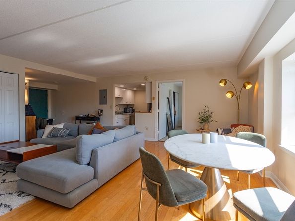108 Peterborough Street 7F, Boston MA 02215