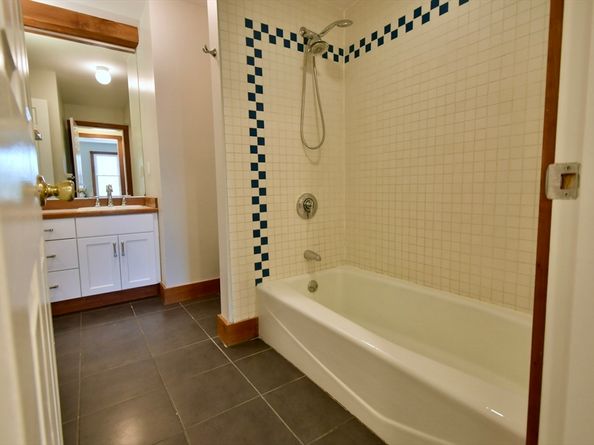 39 Bellis Circle E, Cambridge MA 02140