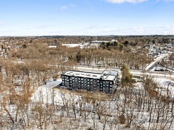 485 Blue Hills Parkway 16, Milton MA 02186