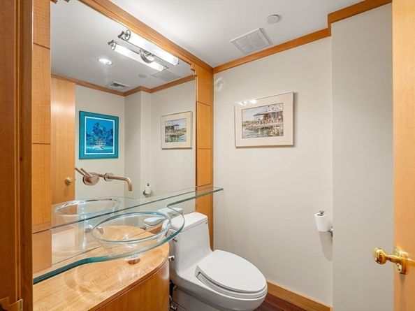 2 Commonwealth Ave 14B, Boston MA 02116
