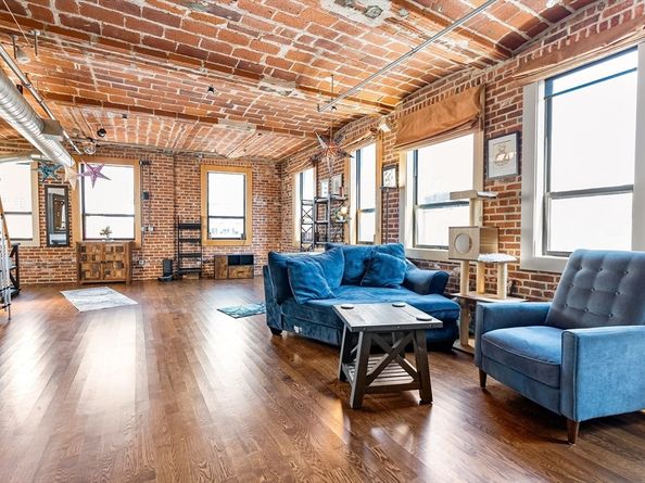 121-123 Beach St 801, Boston MA 02111