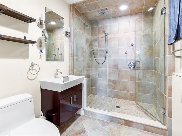 121-123 Beach St 801, Boston MA 02111