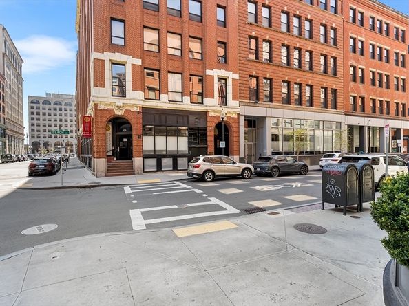 121-123 Beach St 801, Boston MA 02111