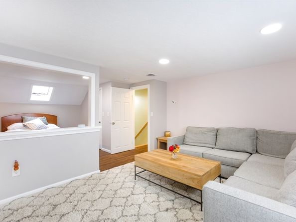 41 Kane Dr, Marlborough MA 01752