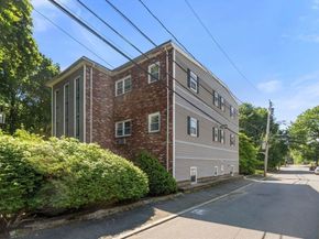 10 Beacon St 105, Woburn MA 01801