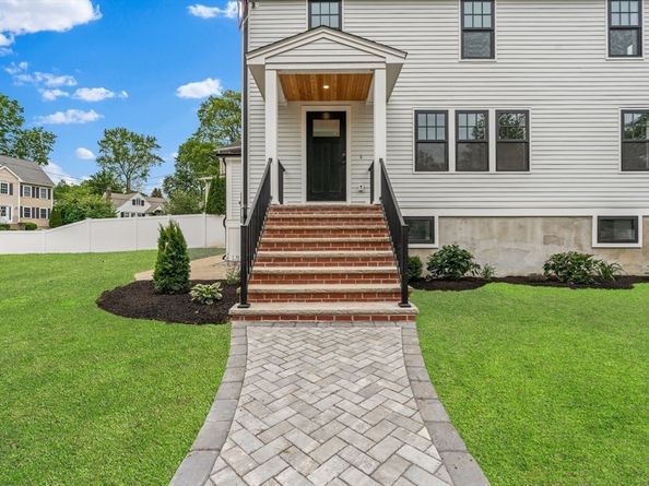79 Hutchins Rd, Medford MA 02155