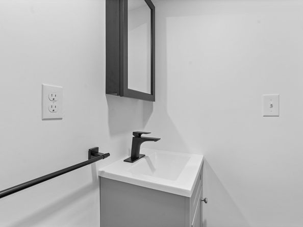 79 Hutchins Rd, Medford MA 02155