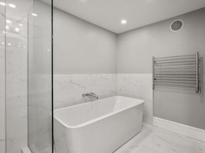 33 Commercial Wharf 33A, Boston MA 02110