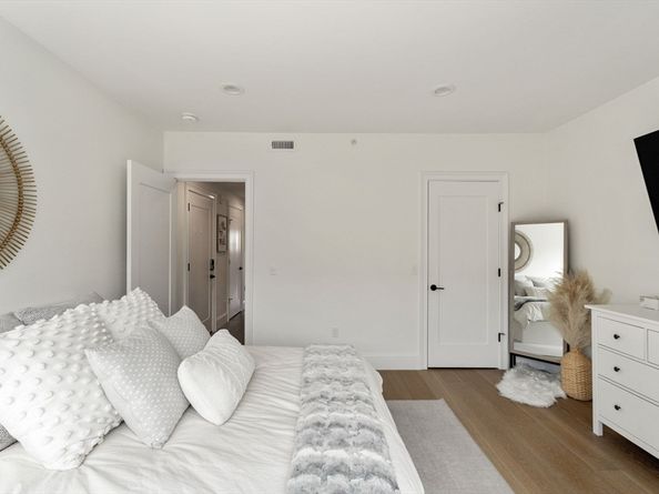 258-260 W 3rd St 2B, Boston MA 02127