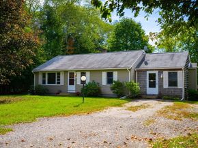 8 Clayton Rd, Middleboro MA 02346