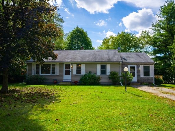 8 Clayton Rd, Middleboro MA 02346