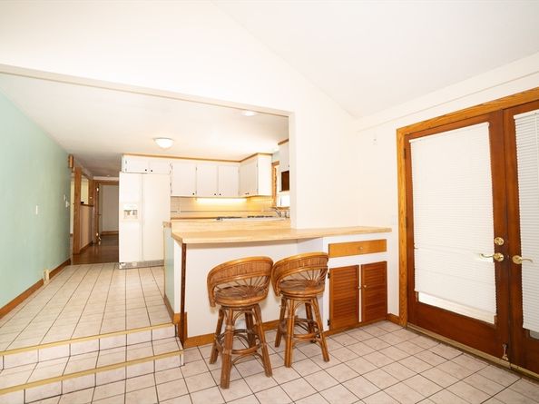 8 Clayton Rd, Middleboro MA 02346