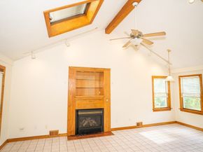 8 Clayton Rd, Middleboro MA 02346