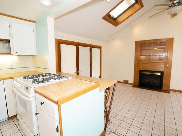 8 Clayton Rd, Middleboro MA 02346