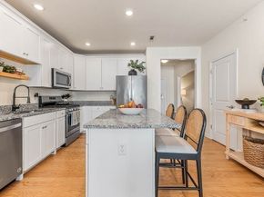 130 University Ave 1405, Westwood MA 02090