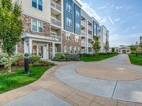 130 University Ave 1405, Westwood MA 02090