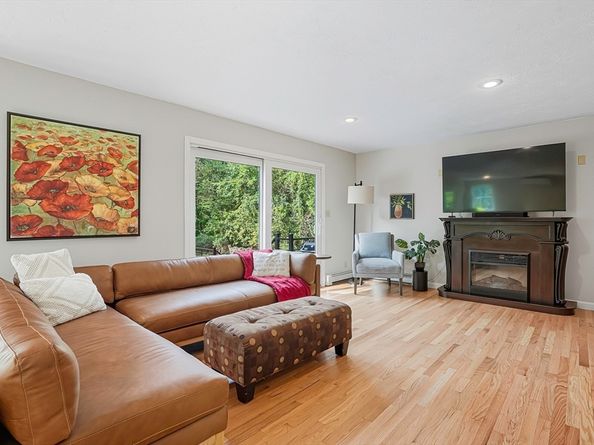 62 Ashland, Holliston MA 01746