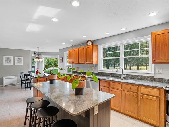 62 Ashland, Holliston MA 01746