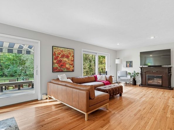 62 Ashland, Holliston MA 01746