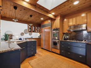 12675 La Cresta Drive, Los Altos Hills CA 94022