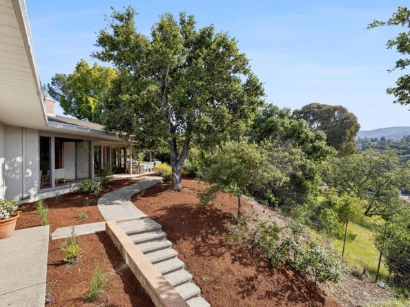 12675 La Cresta Drive, Los Altos Hills CA 94022