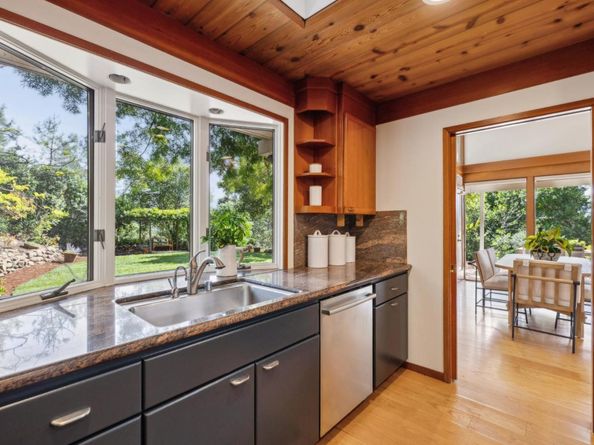 12675 La Cresta Drive, Los Altos Hills CA 94022