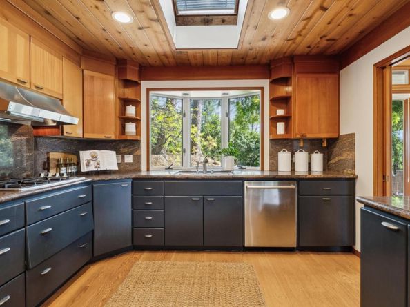 12675 La Cresta Drive, Los Altos Hills CA 94022