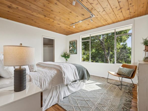 12675 La Cresta Drive, Los Altos Hills CA 94022