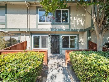 2697 Lone Bluff Way